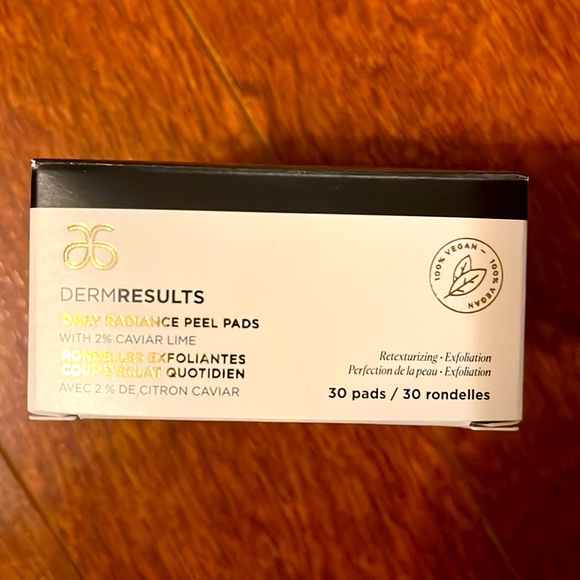 Arbonne Derm Results peel pads - Picture 6 of 7
